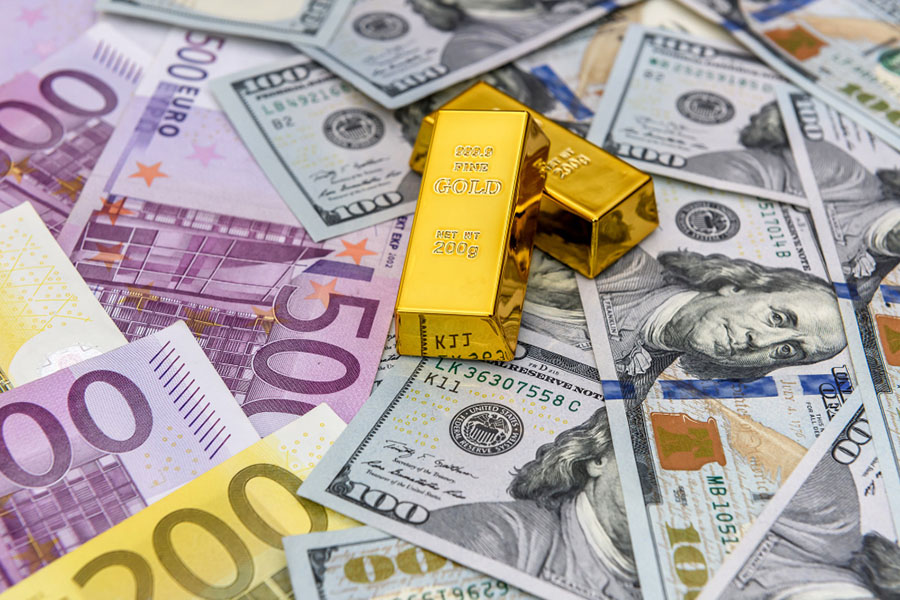 Валюта чи золото: Що обрати для захисту капіталу?